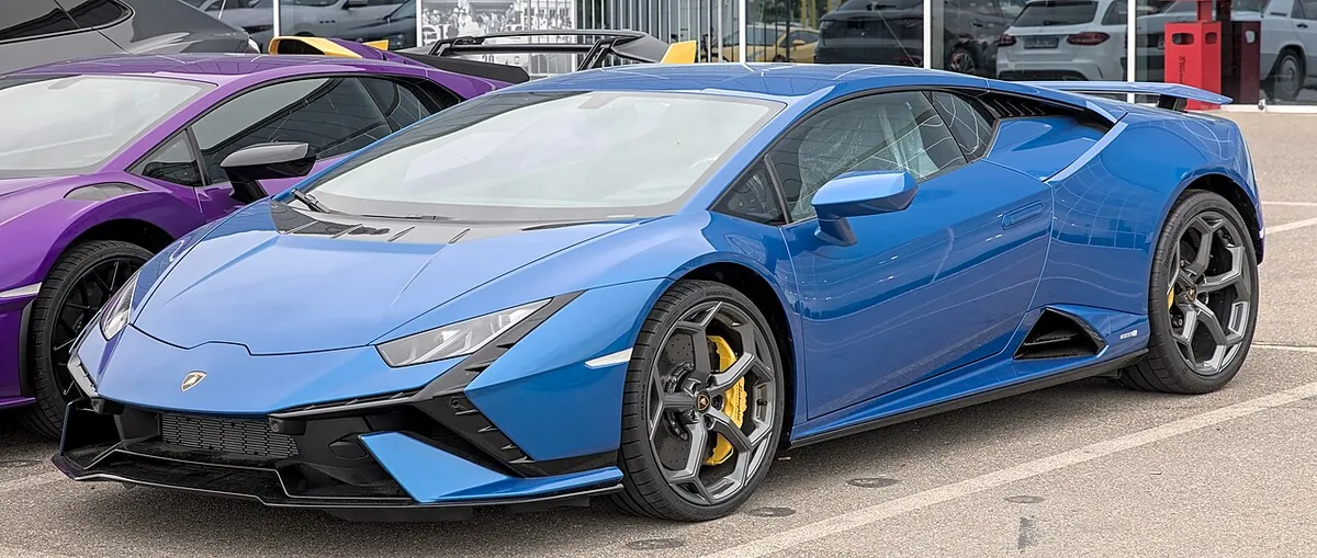 Lamborghini Huracán EVO 2022 for rent in Dubai